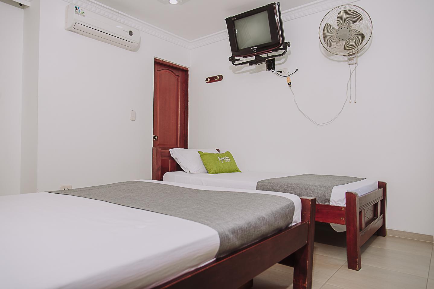Hotel Colon Rodadero ซันตามาร์ตา ภายนอก รูปภาพ